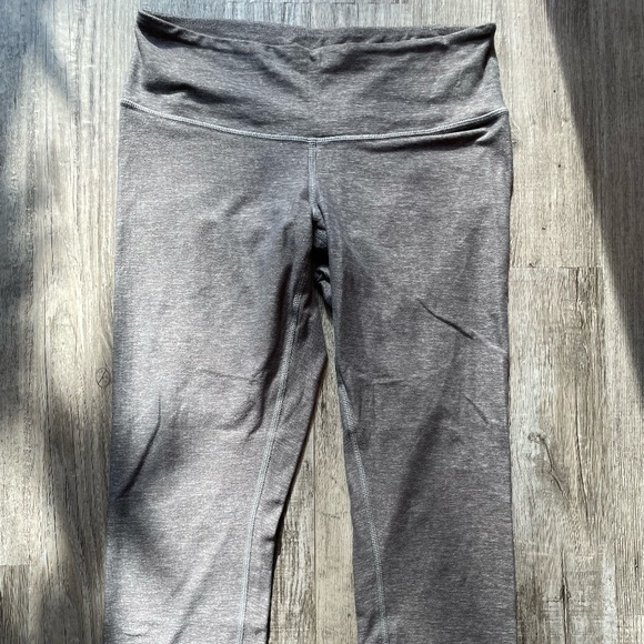 Lululemon Capri Leggings / Used / Grey / Size 6 - Picture 1 of 5